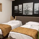 Petit Palais Hotell 3*