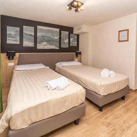 Hotel Petit Palais 3*