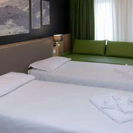 Petit Palais Hotel 3*