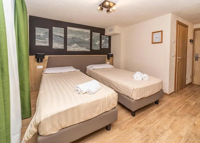 Hotel Petit Palais 3*