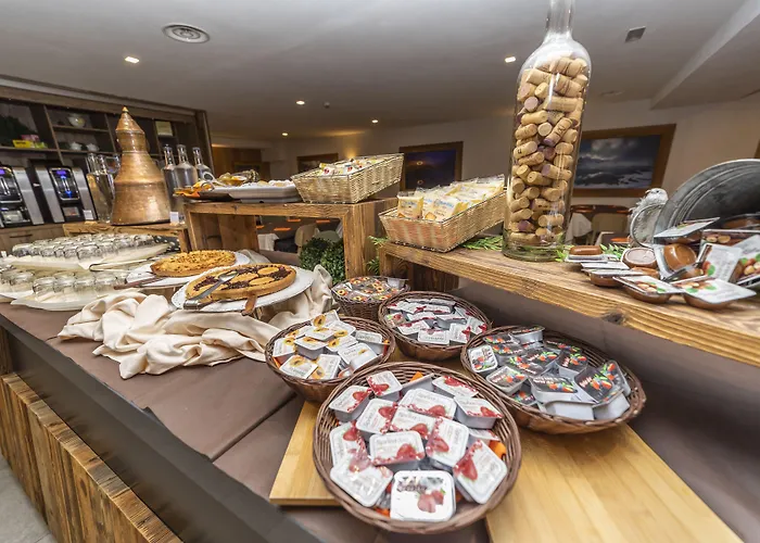 Petit Palais Hotel 3*