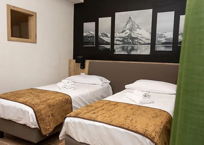 Petit Palais Hotel 3*